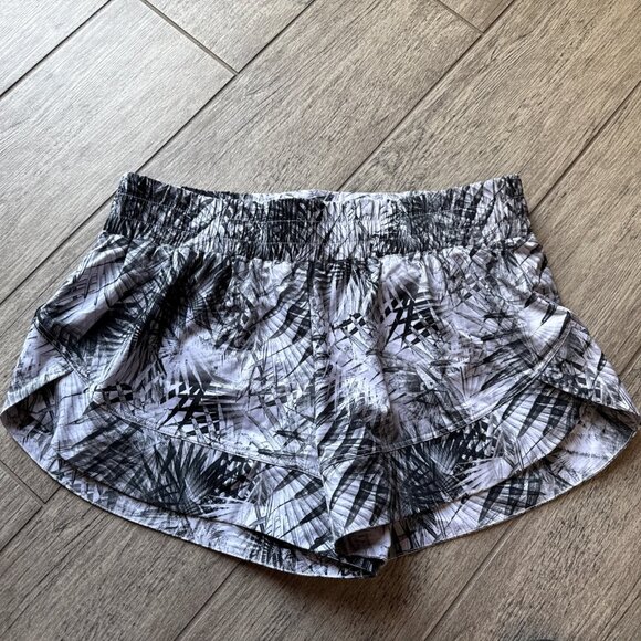 Lorna Jane Tropical Running Shorts Lined Back Zip Pocket Size S- White Black - Picture 1 of 7